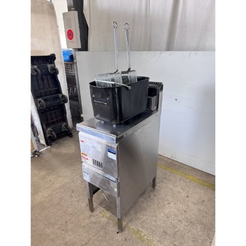 業界最長1年保証】【中古】ガスフライヤー 北沢産業 KFE-35 幅360×奥行