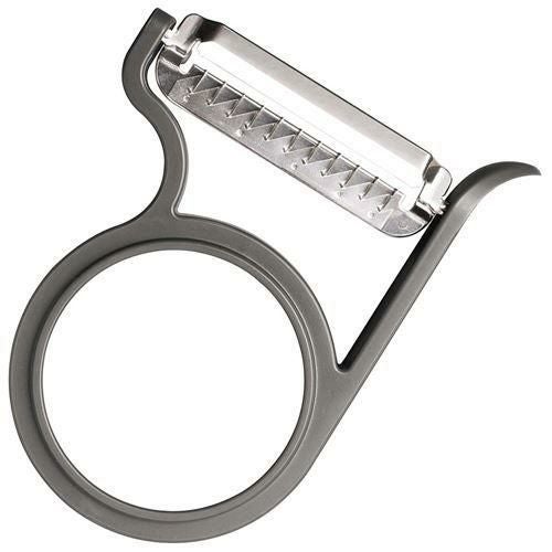 軽い力でスーっと切れる千切りピーラー LS1577