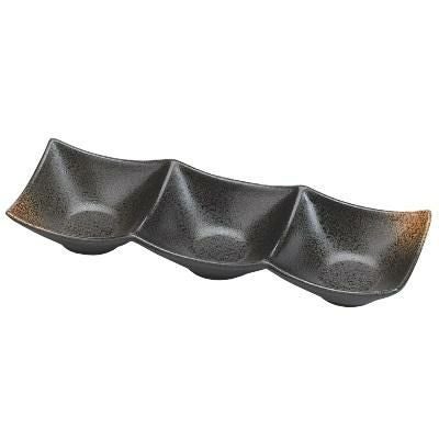 三点深型薬味皿焼き締め