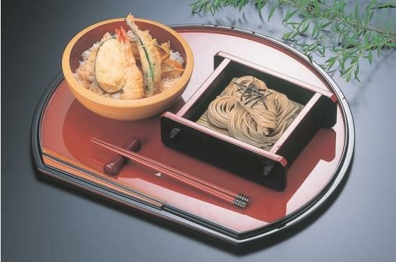 半月盆 半月小町会席盆朱渕黒扇子/溜春慶焼杉尺5寸