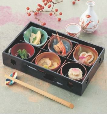 珍味 9寸春日透かし盛器溜内塗