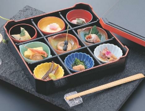 松花堂 尺0寸角隅切松花堂黒渕朱(仕切別)