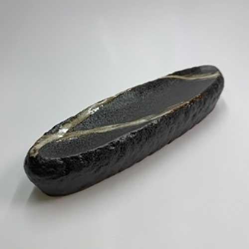 【飲食店定番】黒伊賀粉引 岩肌舟型盛皿 31×8.5×5.7cm