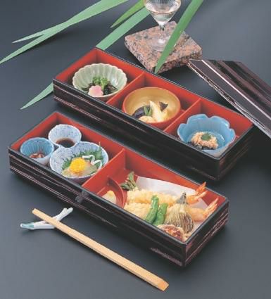 弁当箱 宴弁当用3ツ仕切溜ヘギ目内朱