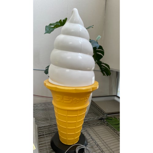 中古】ソフトクリームサイン 幅360×奥行360×高さ960 【送料別途見積
