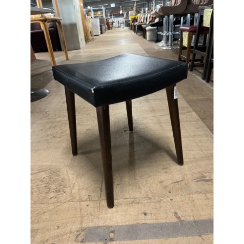 中古】角スツール 木脚 合皮(黒) 幅370×奥行370×高さ450 座面高さ：450