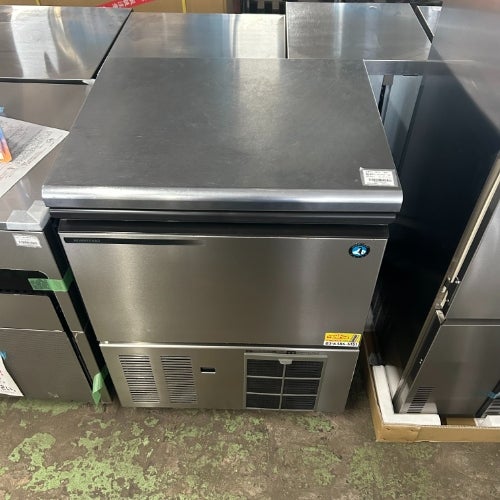 業界最長1年保証】【中古】製氷機 55kg キューブタイプ ホシザキ IM