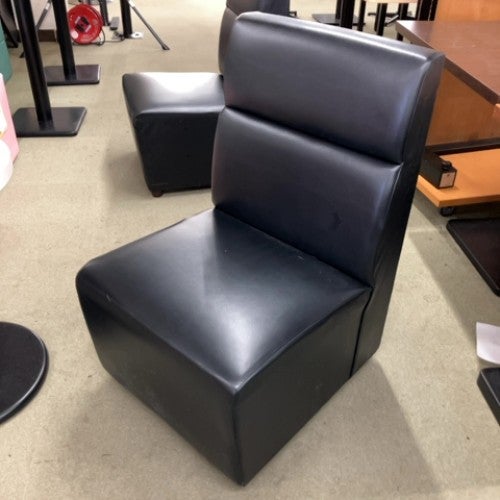 中古】ソファー黒 幅500×奥行590×高さ830 座面高さ：370 【送料別途