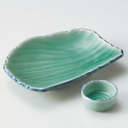 深海青磁流水彫7.0皿 22×16.5×4cm 028-319