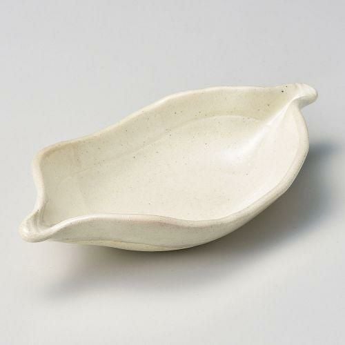 手造りモダン粉引(土物)リーフフルーツ皿 22.4×11.2×4.2cm 046-179