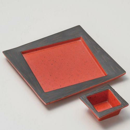 赤黒巻彫角大皿 18×18×1.4cm 028-019