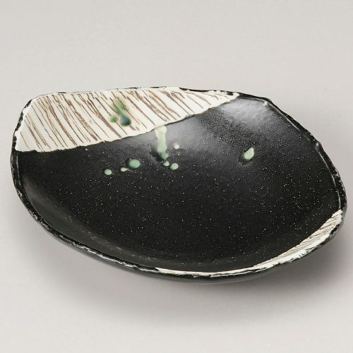 黒織部5.5平鉢 22×18.2×5cm 195-069