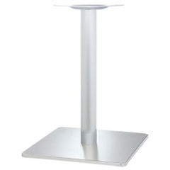 ステンレスH.Lベーステーブル脚 サイズ：A400×B400×高さ700　ポール：101φ カラー：ポールステンレスヘアーライン  品番：ST（ステンレスH・L）