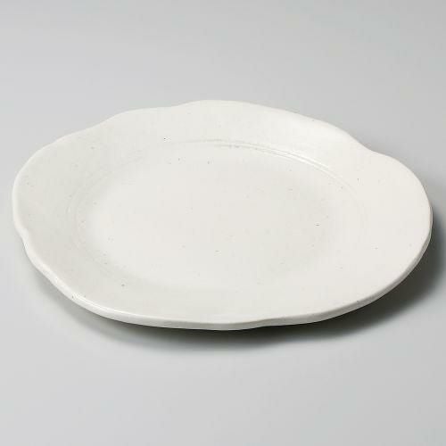 手造りモダン粉引(土物)花形6.5皿 19.8×2.2cm 197-149