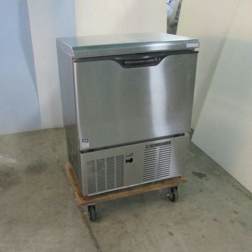 大和冷機　製氷機　DRI-45LME 価格相談可 中古】製氷機 大和冷機 DRI-45LME 幅630×奥行450(取手含む470)×高さ805