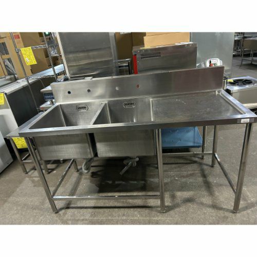 ⭐︎中古品　2槽水切付シンク　1500×600×800mm 厨房機器⭐︎ 中古】二槽シンク 水切り付き BGあり 幅1600×奥行700×高さ850 【送料