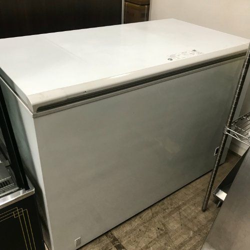 【動確済み】2021年 SANDEN 業務用 冷凍庫 SH-500XD 500L 1351×730×893 単相 100V 冷凍ストッカー チェストフリーザー 大型 鍵付き 大阪 サンデン SH-500XET|跳ね上げ扉タイプ|チェストストッカー|冷凍