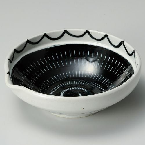 黒海片口5.0鉢 16.2×15.5×5.4cm 258-029