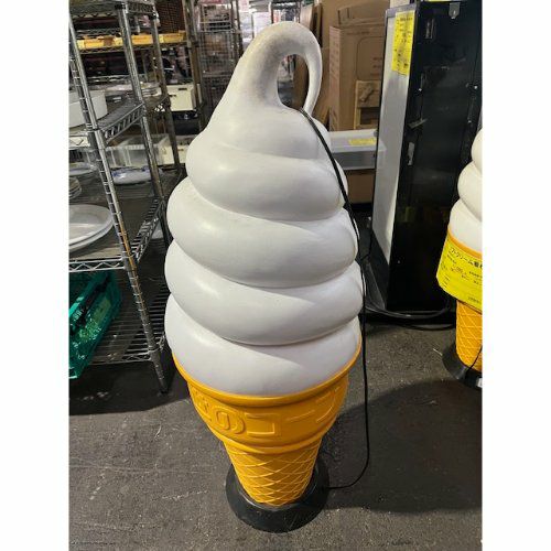 中古】ソフトクリームオブジェ看板 幅350×奥行350×高さ900 【送料別途