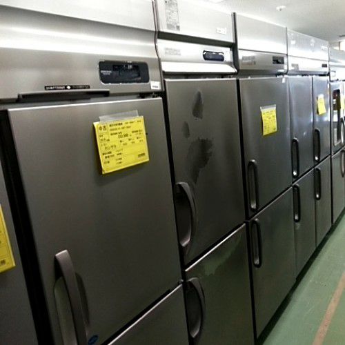 (865-0) フクシマ 業務用 縦型 冷凍庫 URN-062FM6 2013年 100V W610D685H2015 ２ドア 中古 厨房 飲食店 お引き取りも歓迎 大阪府 業界最長1年保証】【中古】縦型冷凍庫 フクシマガリレイ(福島工業) URN
