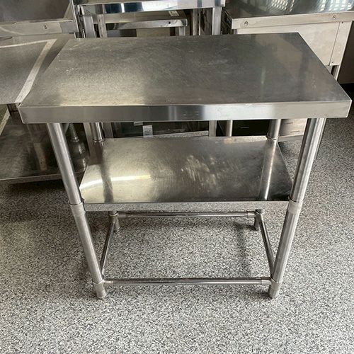 中古】作業台 中棚付き 幅700×奥行450×高さ850 【送料別途見積】【業務 中古】作業台 中棚付き 幅700×奥行450×高さ850 【送料別途見積】【業務